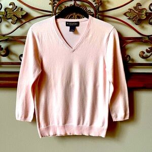 Women’s Brooks Brothers Pink Silk Sweater Size Small.‎ Perfect Condition.